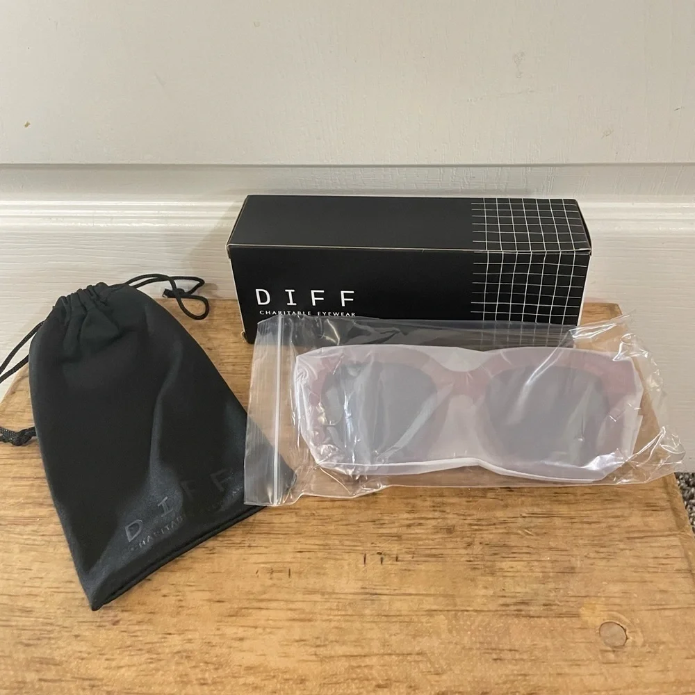 DIFF Nutshell 56mm Makay Square Sunglasses